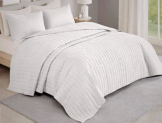 Comfort Spaces Kienna Collection 3-pc Quilt Bedspread & Sham Set, KING, White